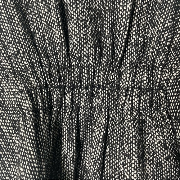 Chic Black and White Cape Jacket - Picture 7 of 8